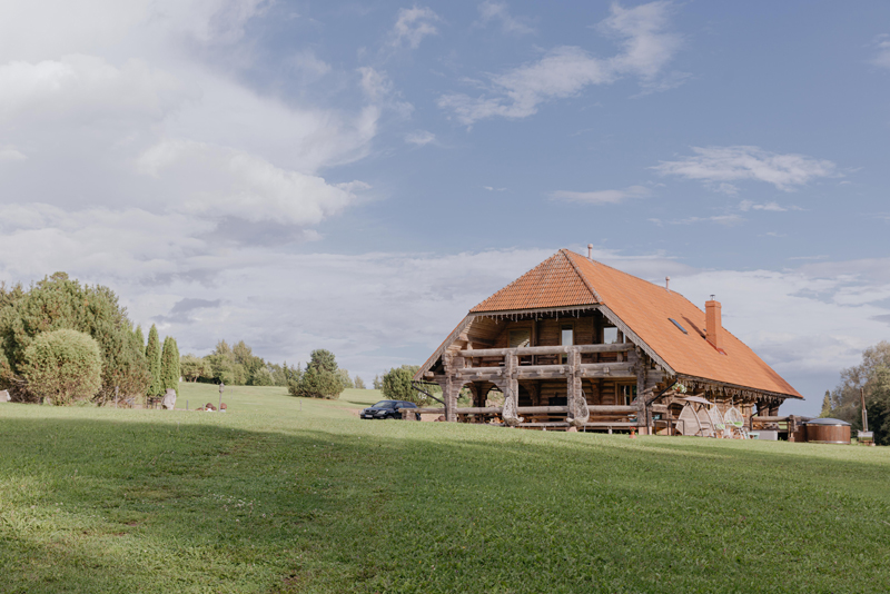 Kalna Raskumi, Viesu nams, Vecpiebalga, Alauksta ezers | Tent rental by the water, Alauksta lake in Vecpiebalga
