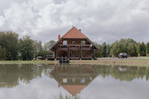 Kalna Raskumi, Viesu nams, Vecpiebalga, Alauksta ezers | Tent rental by the water, Alauksta lake in Vecpiebalga