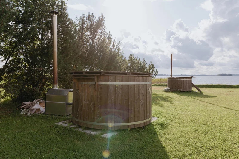Kalna Raskumi, Viesu nams, Vecpiebalga, Alauksta ezers | Hot tub for rent on the shore of Alauksta lake, Vecpiebalga
