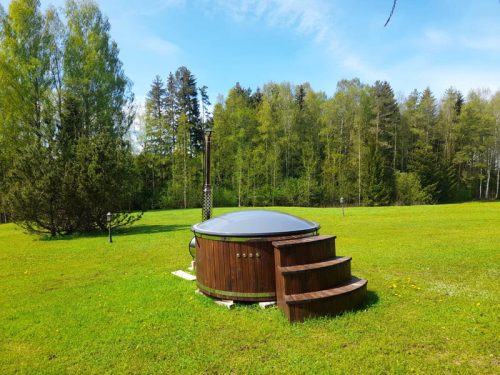 Kalna Raskumi, Viesu nams, Vecpiebalga, Alauksta ezers | Hot tub for rent on the shore of Alauksta lake, Vecpiebalga