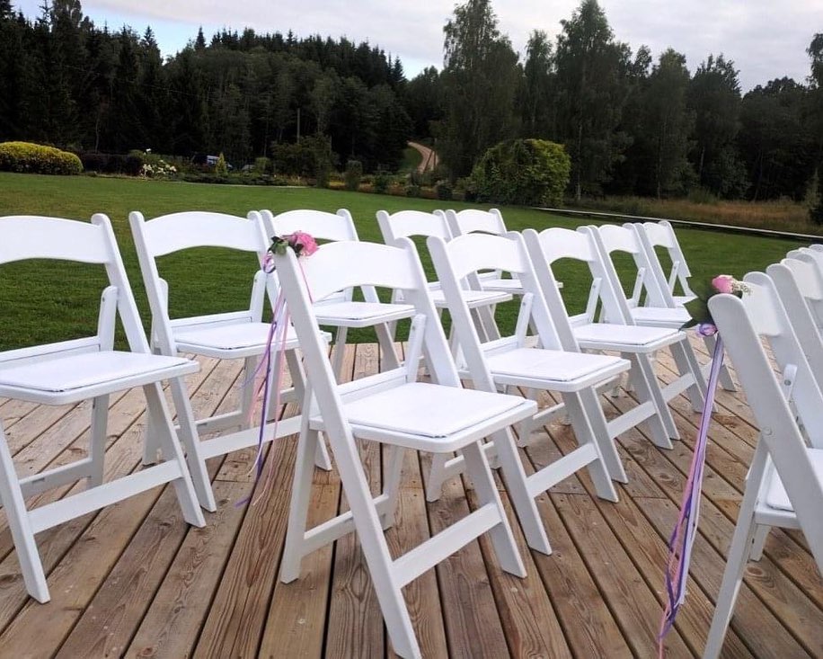 Kalna Raskumi, Viesu nams, Vecpiebalga, Alauksta ezers | Tent rental by the water, Alauksta lake in Vecpiebalga