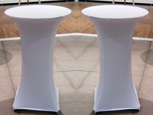 Kalna Raskumi, Viesu nams, Vecpiebalga, Alauksta ezers | Lycra rental of white standing tables