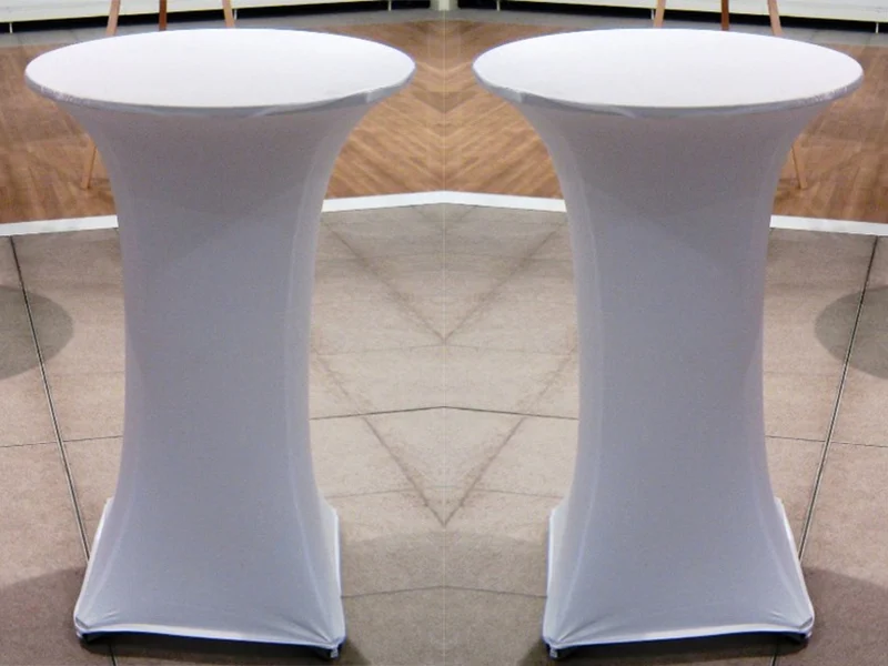 Kalna Raskumi, Viesu nams, Vecpiebalga, Alauksta ezers | Lycra rental of white standing tables